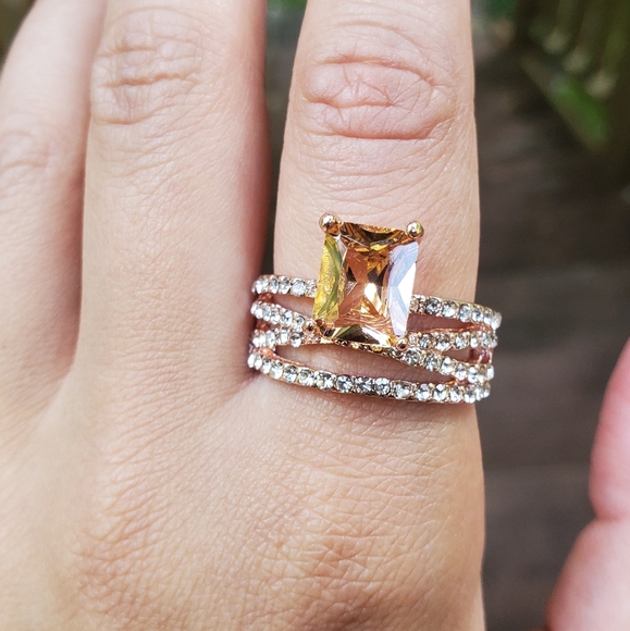 NWOT Rose Gold Morganite Ring - Picture 7 of 14